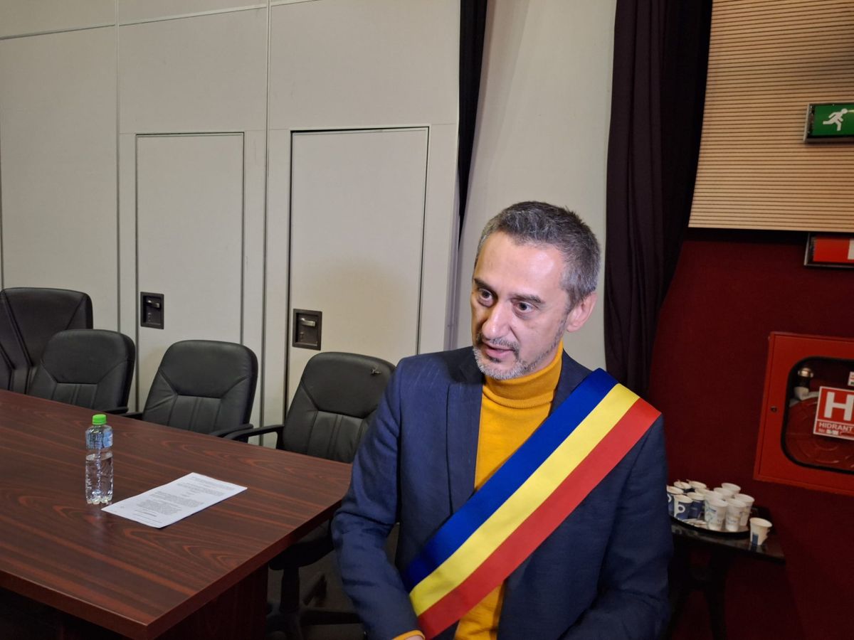 Primăria Slatina alocă 100.000 de lei pentru protocol, însă ignoră elevii și profesorii cu performanțe | Reporter 24