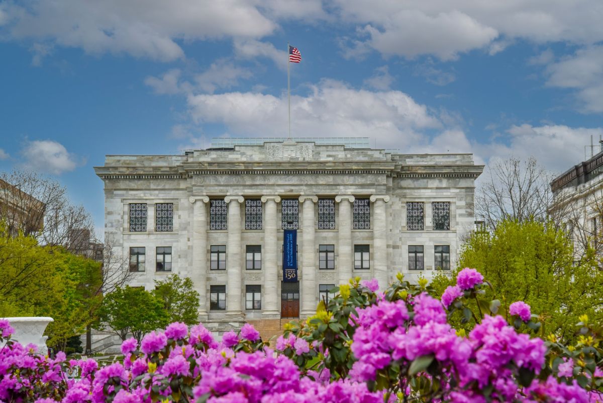 Savant rus care lucrează la Harvard, reținut pe aeroportul din Boston