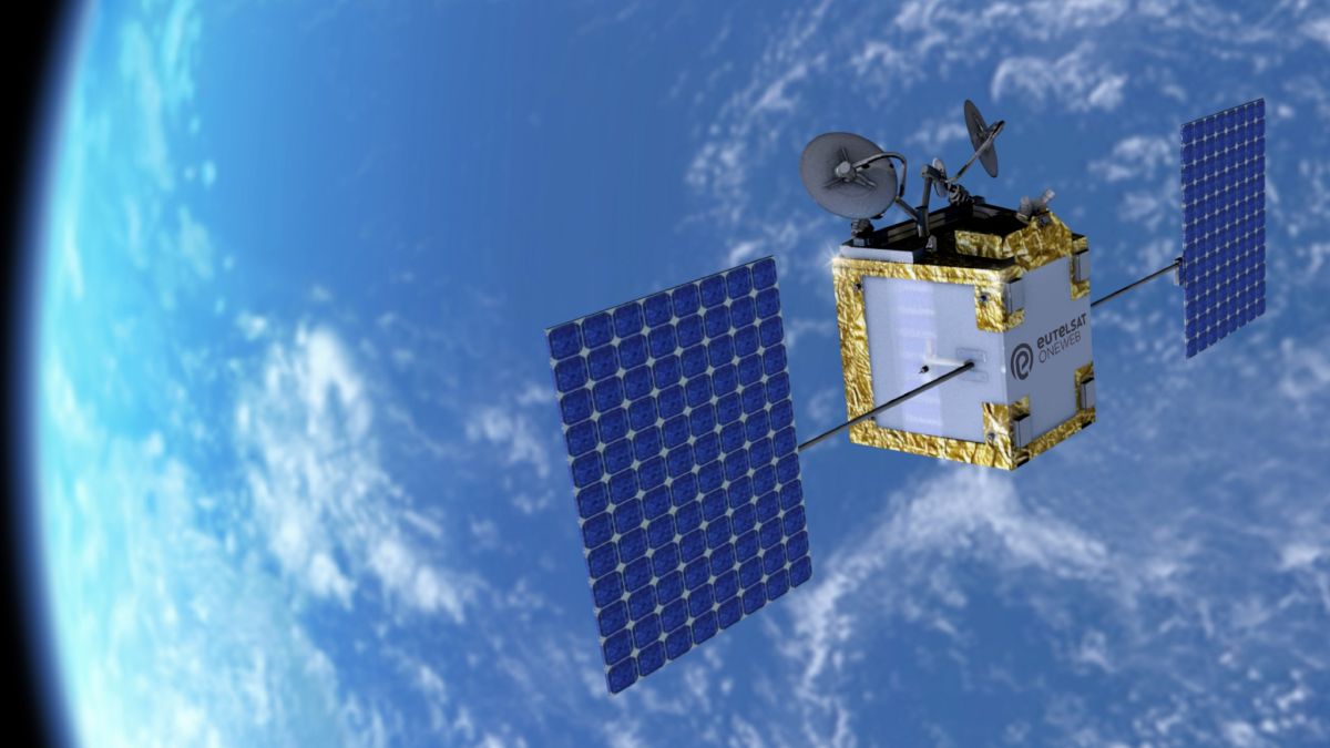Mai mulți operatori de sateliți din Europa se grăbesc să găsească alternative pentru Ucraina la rețeaua Starlink a lui Elon Musk