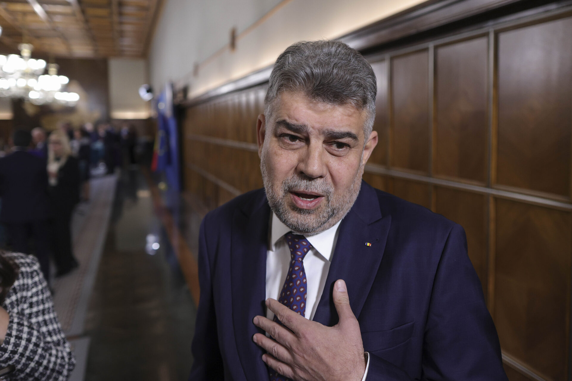 Premierul se dezice de Dragoș Sprînceană: „nu există niciun emisar al lui Ciolacu”