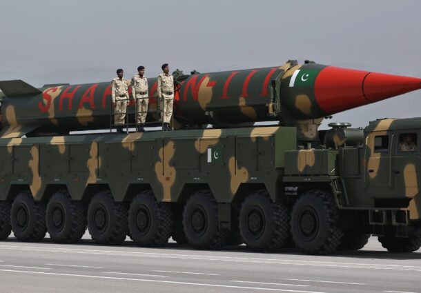 AKTUAL24 | Pakistanul amenință India cu atacuri nucleare, dacă va fi oprită aprovizionarea cu apă: „Avem 130 de rachete pregătite doar pentru voi”