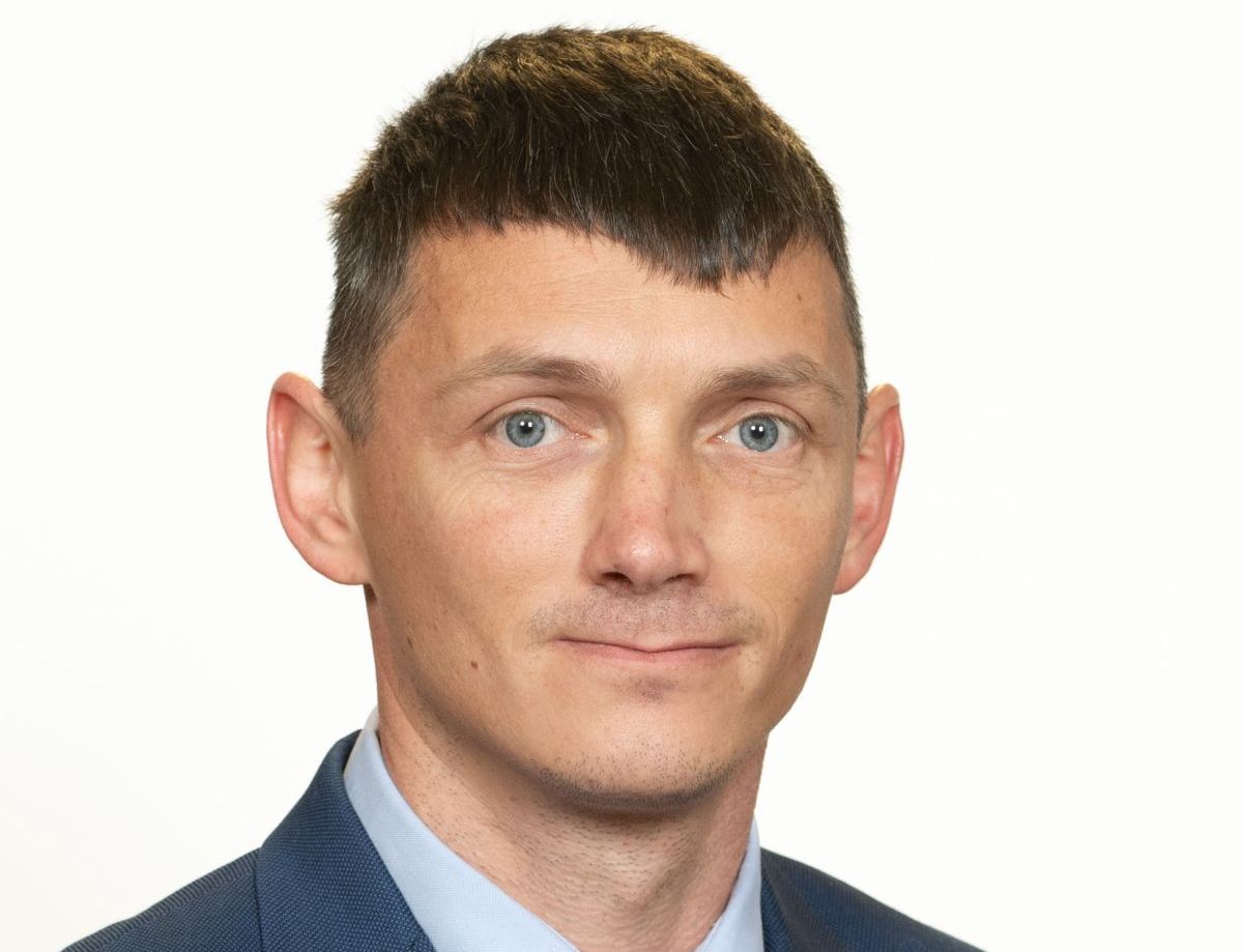 Investigație Snoop: Cum și-a falsificatul CV-ul senatorul POT Paul Pintea: a făcut 10 clase și una de completare