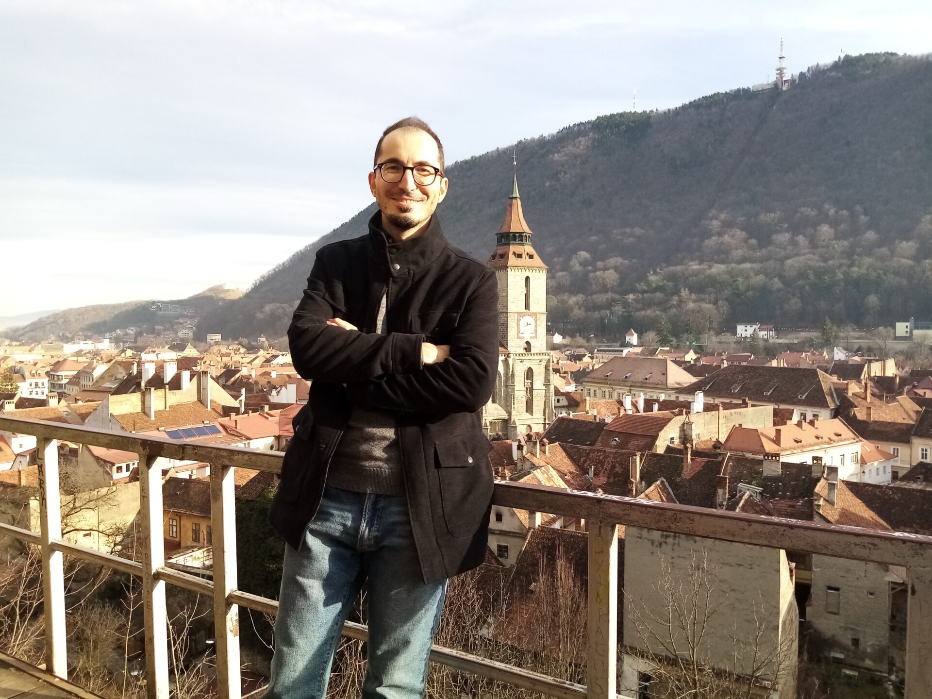 Mihail Chiru: „A lăsa extremiștilor monopolul identității naționale este o greșeală” | INTERVIU