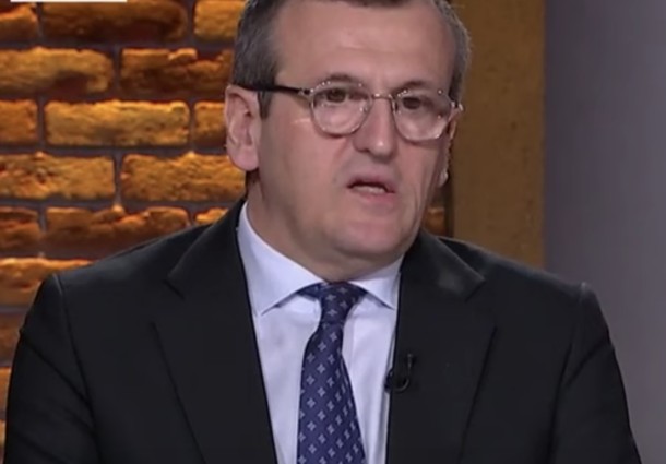 Profesorul Cristian Preda a fost agresat în metrou de o susținătoare a lui George Simion