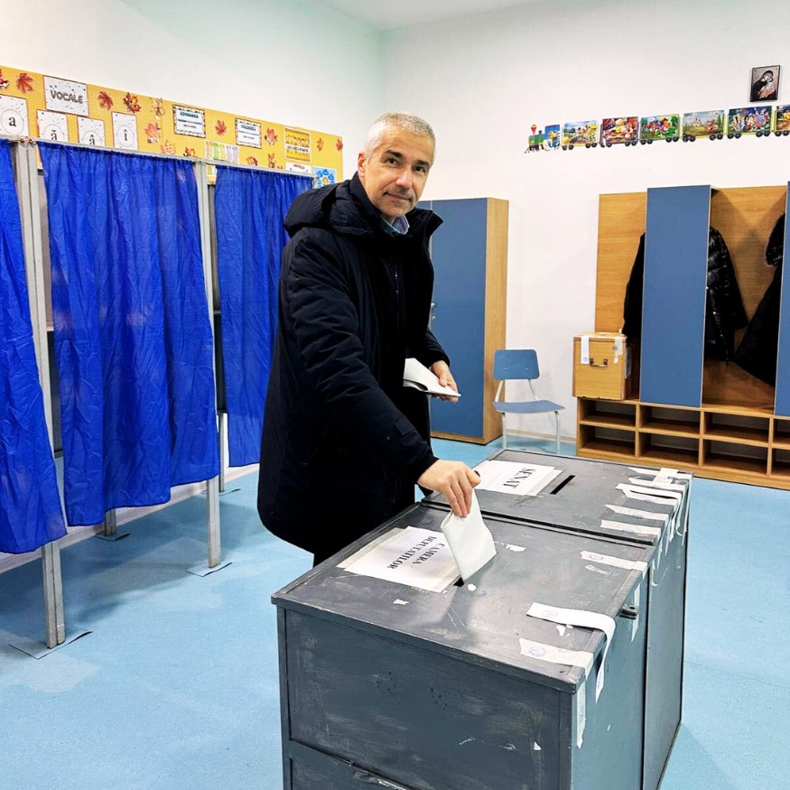 Avocatul Radu Marinescu, votând la alegerile prezidențiale din 2024/FOTO: Facebook Radu Marinescu