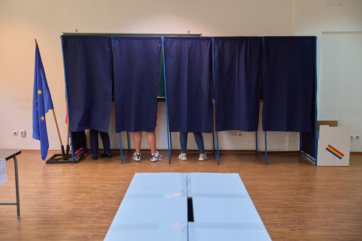 Rezultate parțiale după numărarea a peste 80% din voturi. George Simion - 40,14%, Crin Antonescu - 21,12%, Nicușor Dan – 19,46%