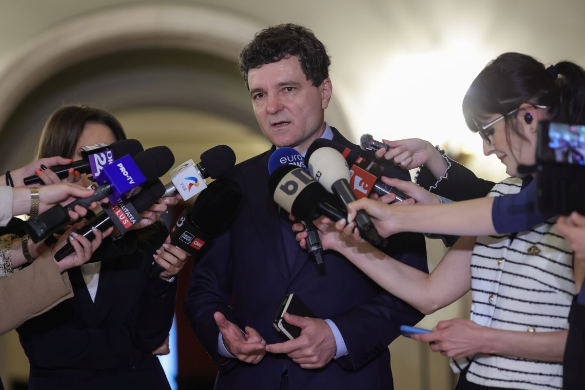 Nicușor Dan a propus elaborarea unui plan de măsuri pentru reducerea cheltuielilor statului, în paralel cu negocierile pentru formarea noului Guvern