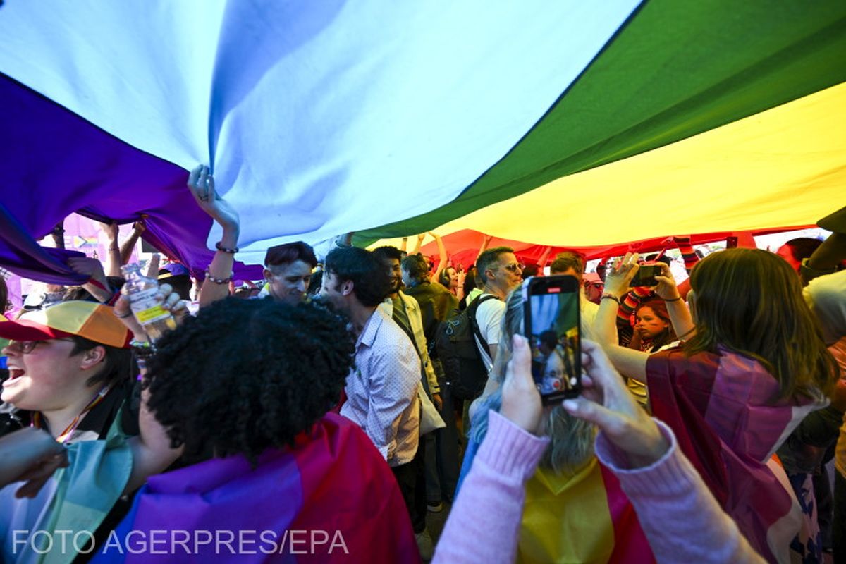 20 de state UE în apărarea comunității LGBTQ din Ungaria: este sau nu interzisă parada Pride?