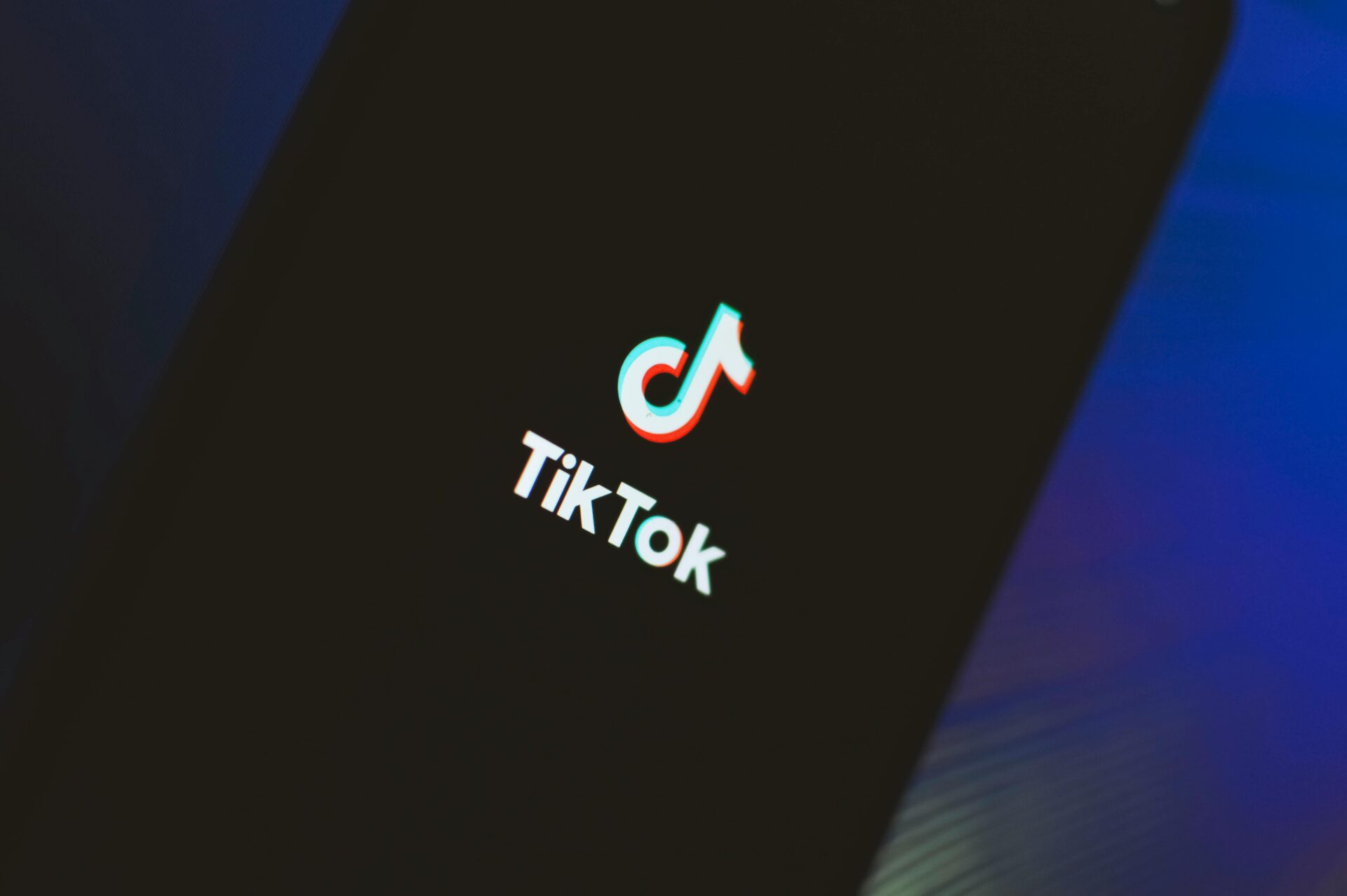 Aplicația TikTok a fost sancționată cu o amendă de 530 de milioane de euro pentru transferul ilegal al datelor utilizatorilor europeni către China