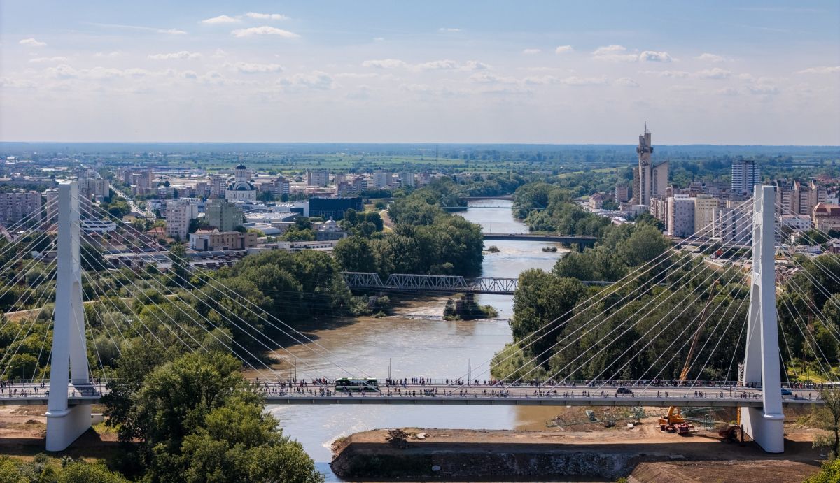 Unul dintre cele ambiţioase proiecte de infrastructură din România, inaugurat la Satu Mare: podul Transilvania, cel mai lung pod hobanat din țară | FOTO