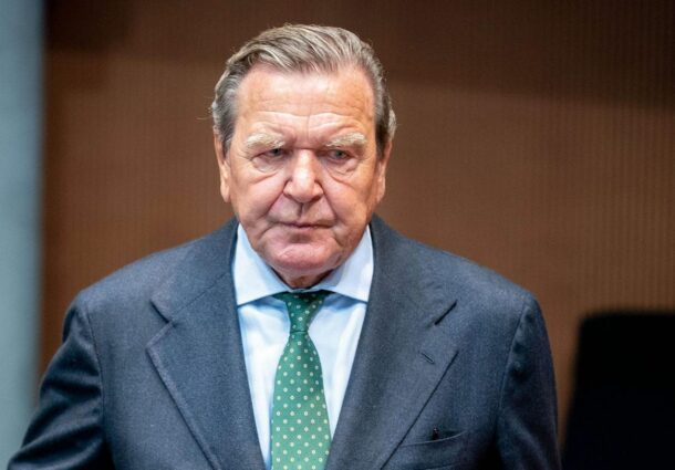 Contul bancar al lui Gerhard Schröder, înghețat. Fostul cancelar german, pe statele de plată ale Rusiei