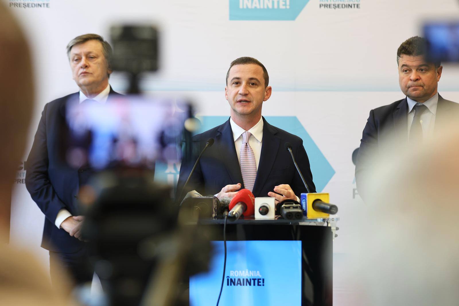 EXPRESS DE BANAT | Alfred Simonis anunță că îl susține pe Nicușor Dan: Sunt un om de stânga, dar voi vota cu Nicușor Dan. Cu George Simion, nu știu dacă peste 5 ani vom mai putea vota