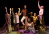 „Nimic nu e întâmplător”, un spectacol inspirat de teatralitatea constelațiilor familiale