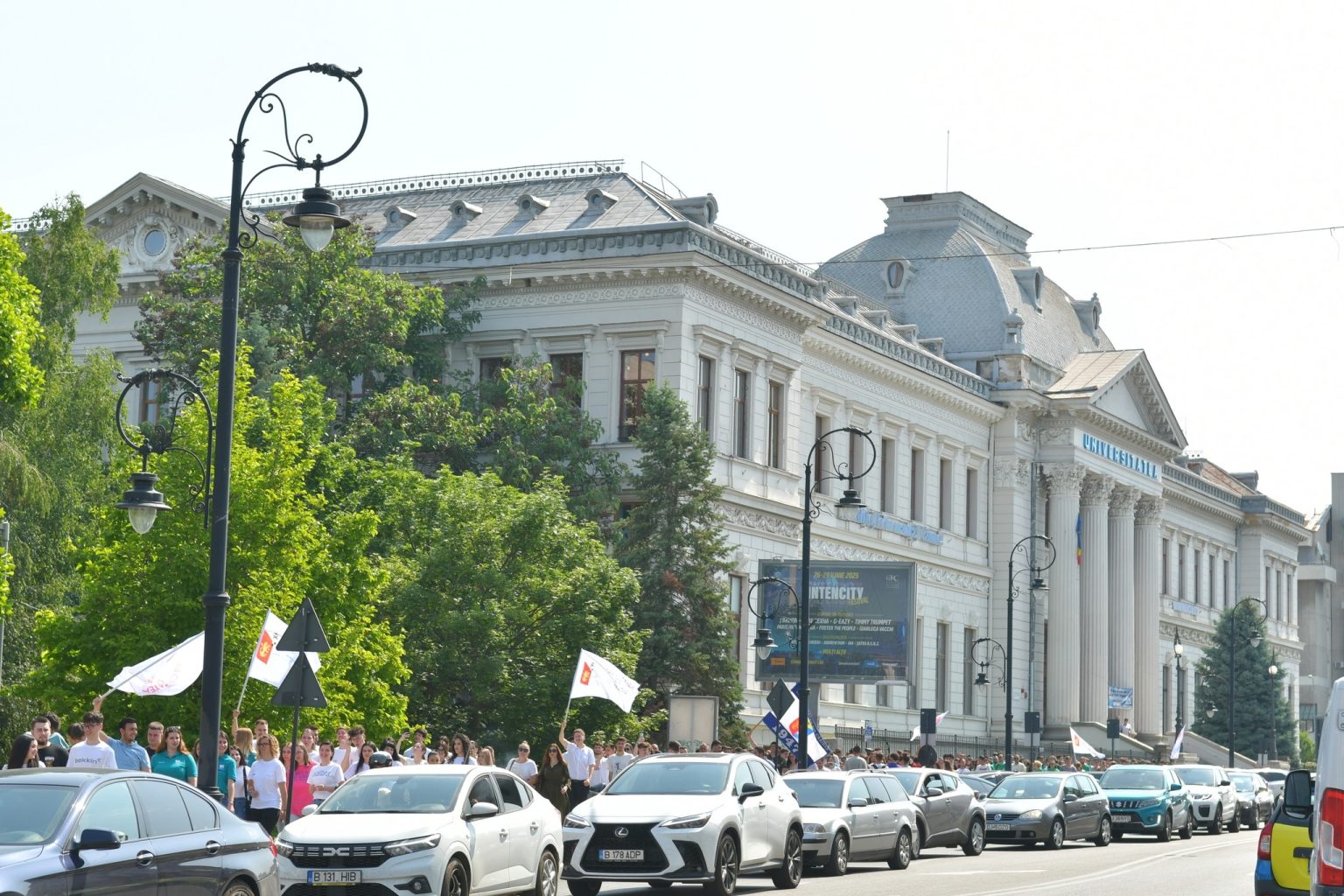 Abuz în serviciu și trafic de influență la vârful Facultății de Economie și Administrarea Afacerilor din Craiova.