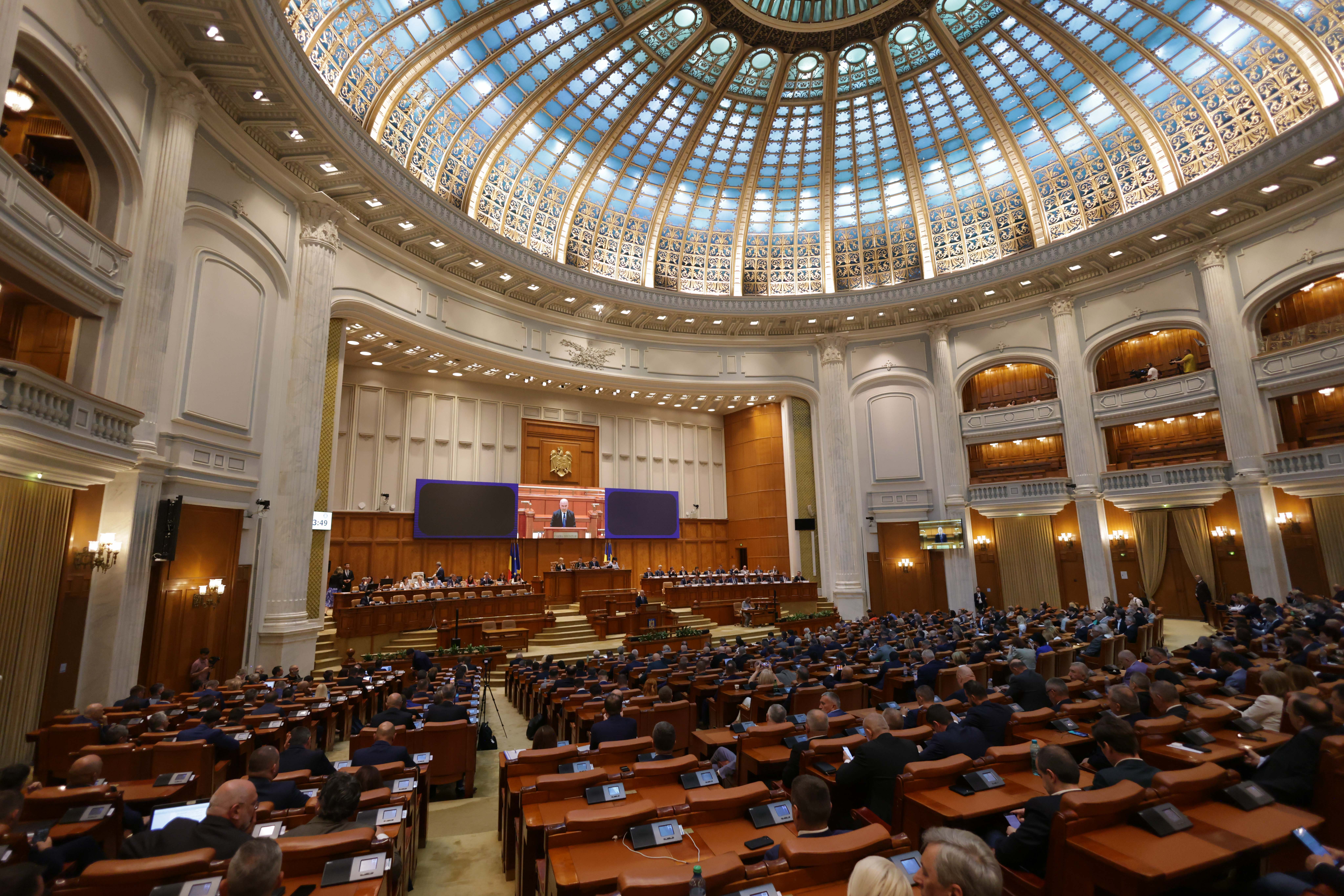 Guvernul Bolojan: aviz favorabil în comisii pentru toți miniștrii
