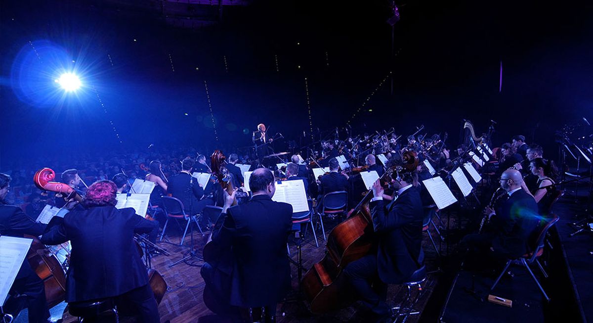 Legendarul dirijor Jean-Claude Casadesus, la pupitrul Orchestrei Naționale Simfonice a României, și strălucitul pianist Nobuyuki Tsujii încheie cu brio Stagiunea 2024-2025 cu două concerte sold out