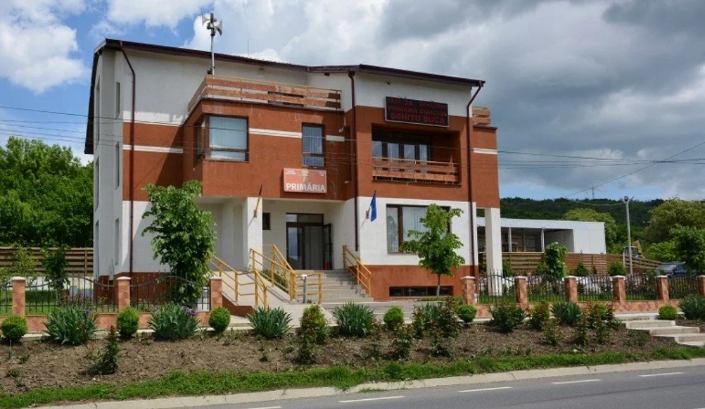ZIARUL DE IAȘI | Un consilier local din Schitu Duca cere eliminarea indemnizațiilor și a postului de viceprimar pentru a reduce cheltuielile publice