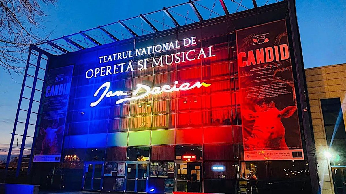 ”Going Back West”, refrenul care se aude dinspre Teatrul Național de Operetă și Musical „Ion Dacian”