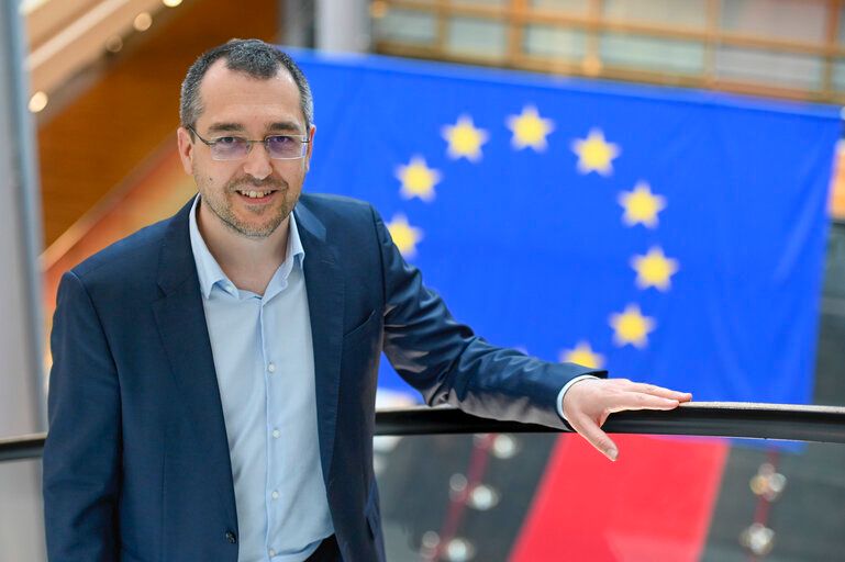 Vlad Voiculescu anunță adoptarea unei rezoluții pentru prelungirea PNRR cu 18 luni. „Este doar un prim pas”