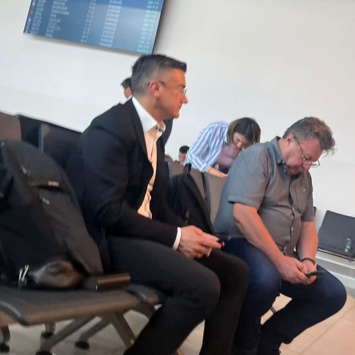 Exclusiv REPORTER DE IAȘI | Povestea completă a abuzului grosolan de la Primăria Iași, unde 31 de persoane au primit ilegal și pensie și salariu