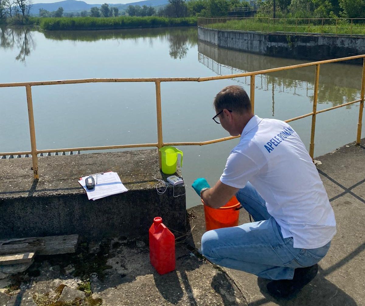 Urmările accidentului de la Salina Praid: salinitate peste valorile normale pe Târnava Mică, în zona Blaj. Fermierii, atenţionaţi să nu folosească apa pentru irigat şi la animale