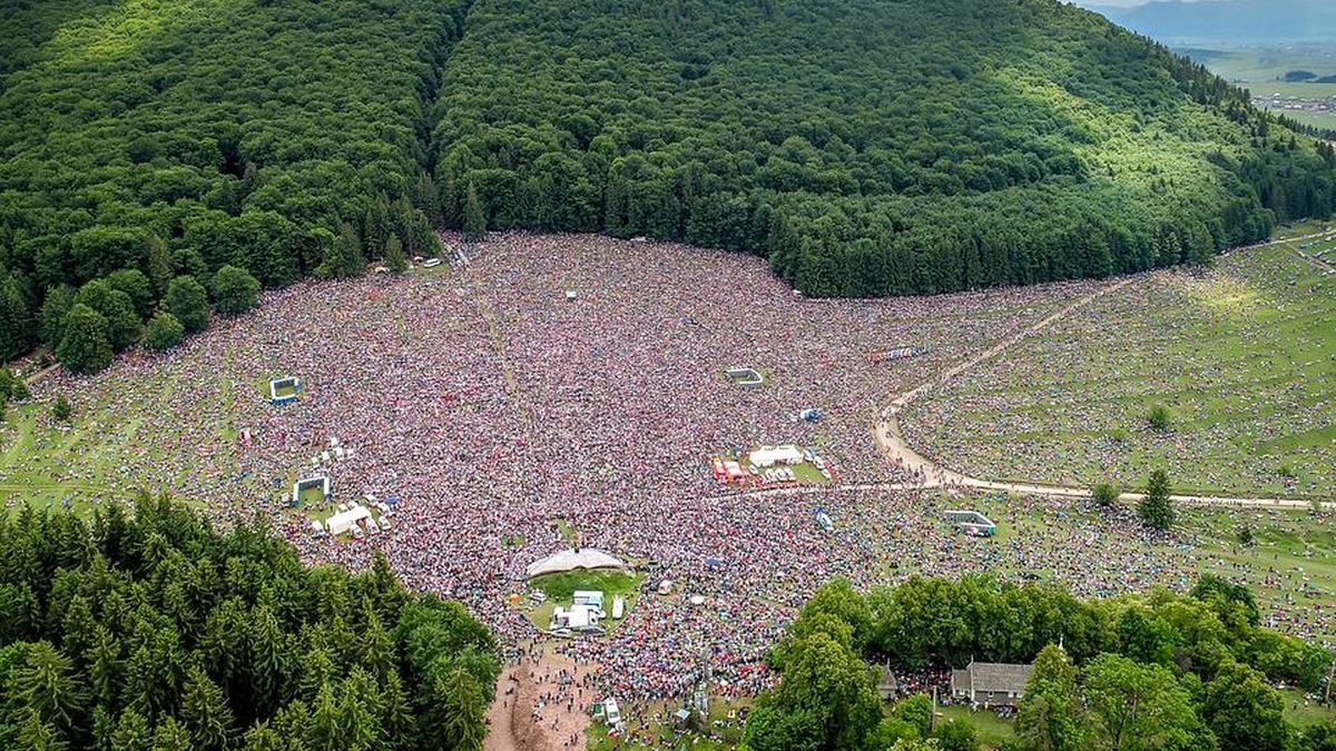 Aproximativ 300.000 de persoane, aşteptate la pelerinajul de Rusaliile Catolice de la Şumuleu Ciuc