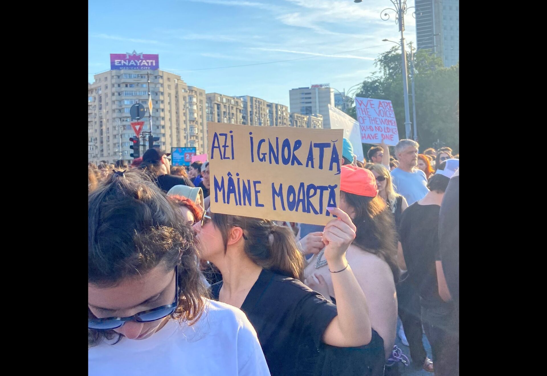 Protest în Piața Victoriei împotriva violenței față de femei
