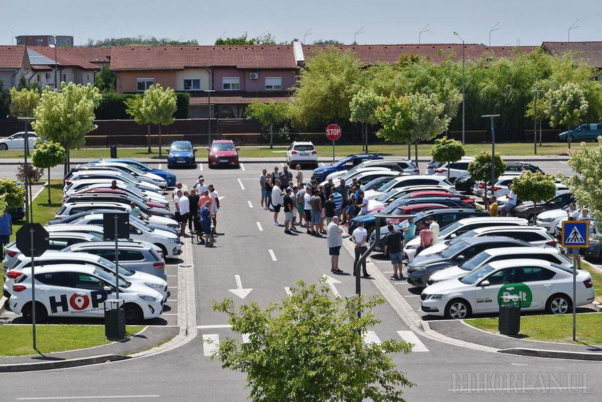 Protest al șoferilor Bolt din Oradea: „Fără șoferi, nu există platformă. Cerem respect și condiții corecte”