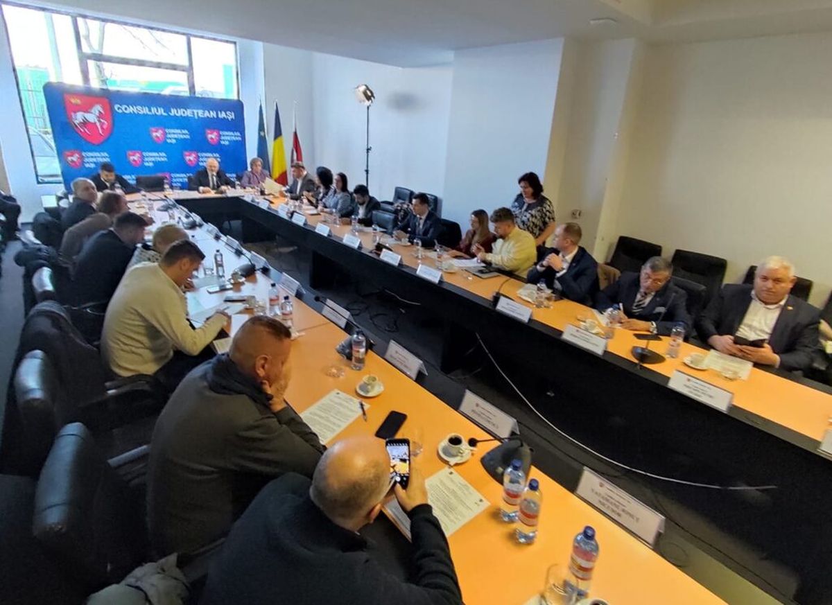 ZIARUL DE IAȘI | Șantierul autostrăzii A7 strică drumurile județene din Iași. CJ nu are cu ce să le repare