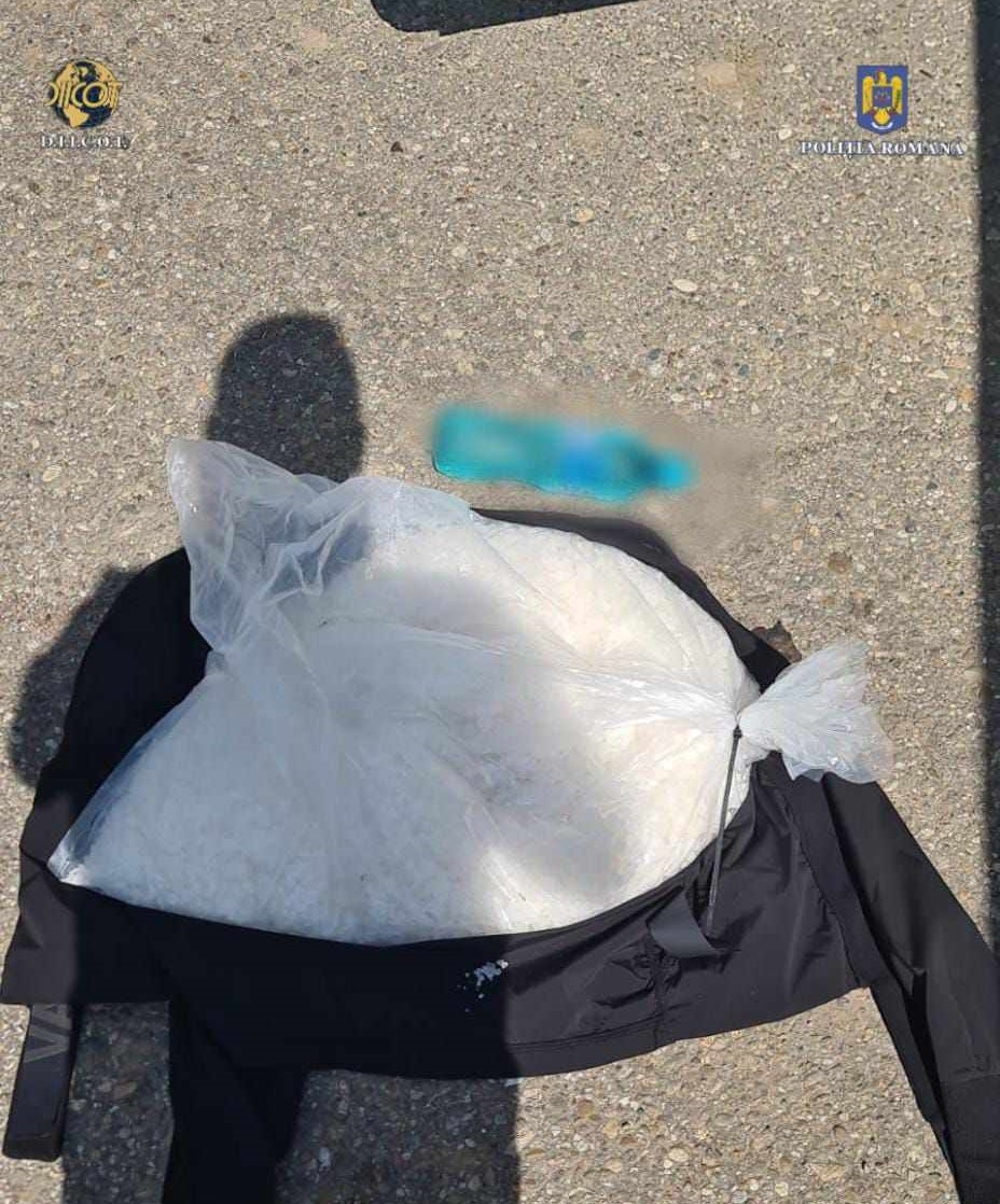 Trei brăileni, prinși cu 30 kg de droguri, au primit însumat 31 de ani de închisoare