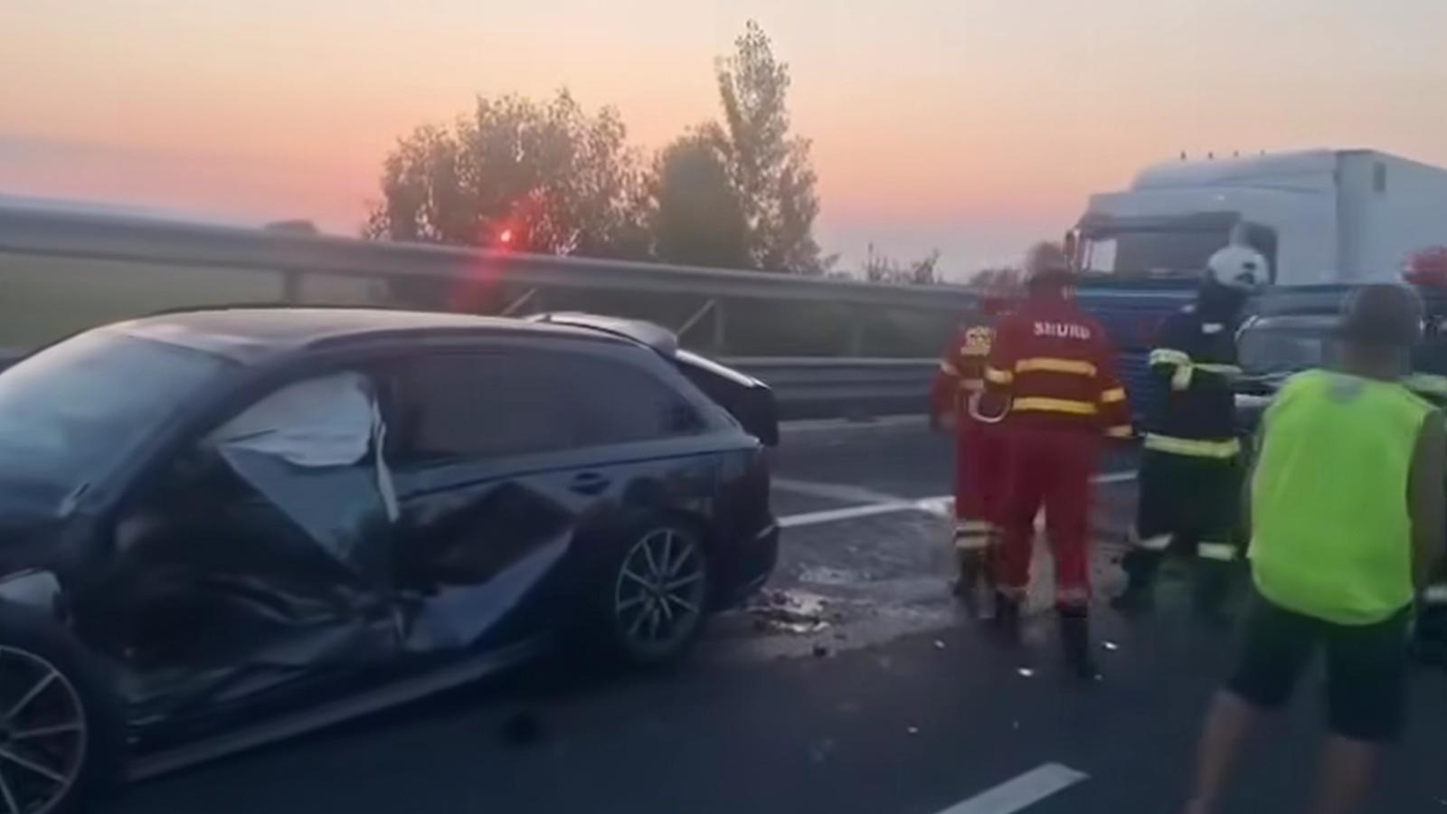 Accident pe A1 în județul Hunedoara. Șase persoane, între care doi copii, au fost rănite