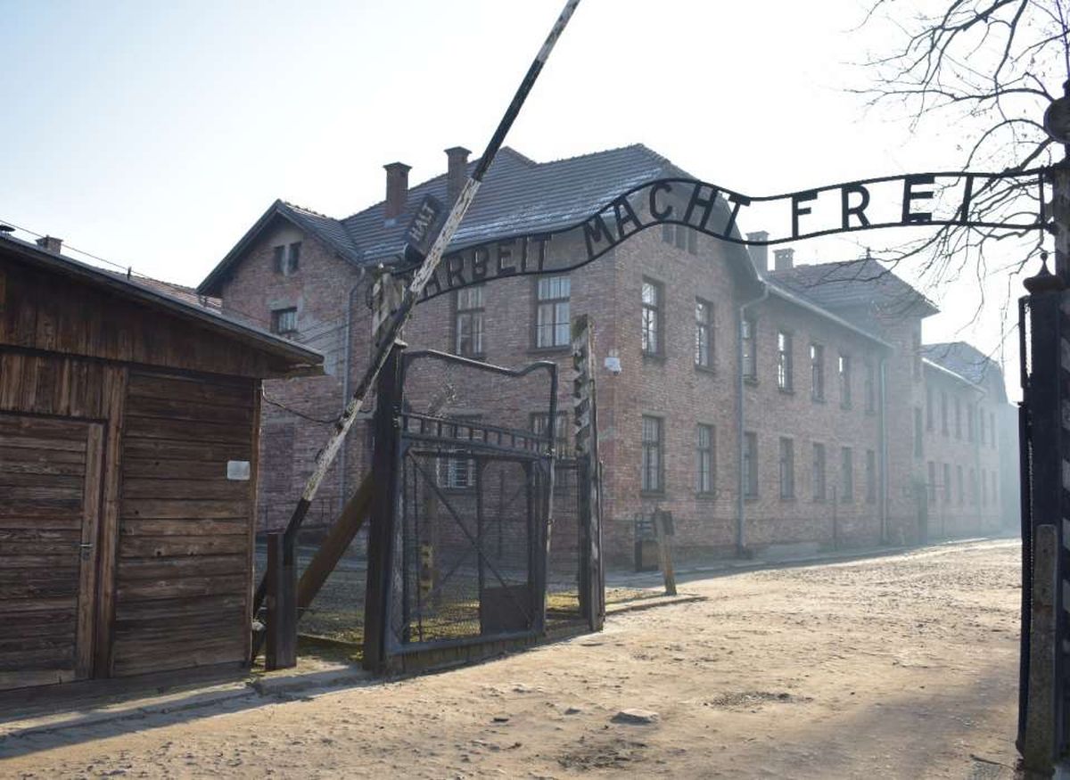 Proiectul european „Experience History!” aduce educaţia despre Holocaust mai aproape de tineri