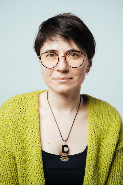 “De multe ori acasă povestea de migrație e zugrăvită în linii mai pozitive decât e în realitate” - de vorbă cu scriitoare Lavinia Braniște | INTERVIU