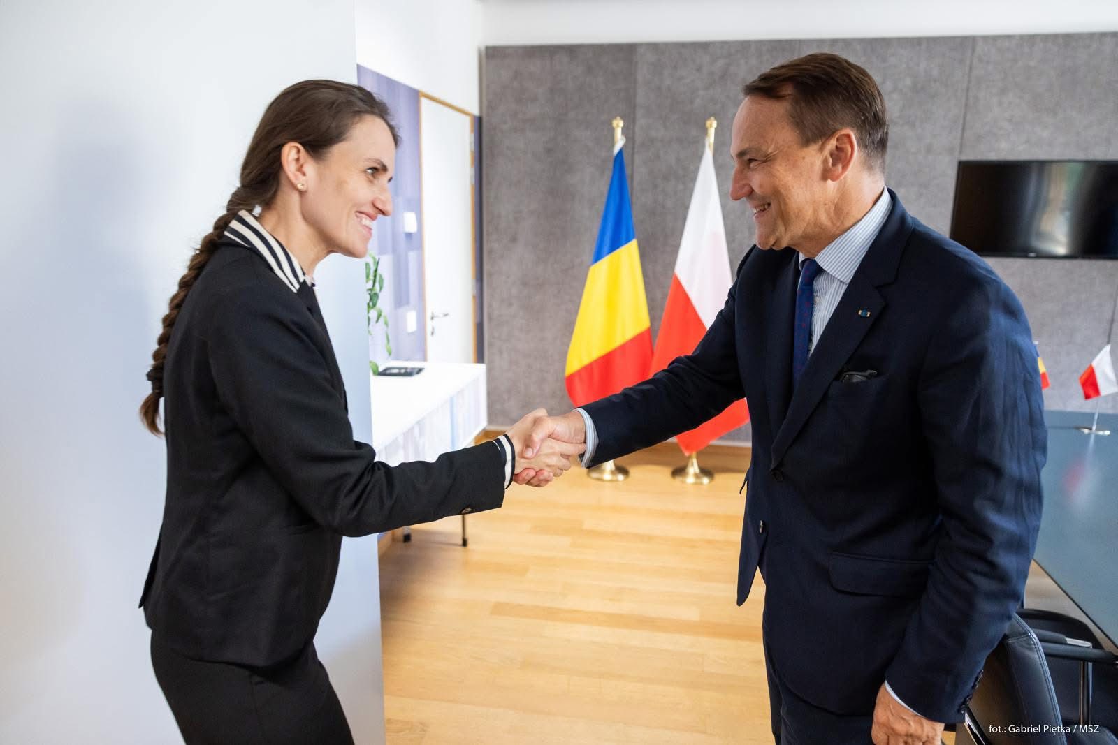Ministrul de Externe Oana Țoiu s-a întâlnit cu omologul său polonez, Radosław Sikorski