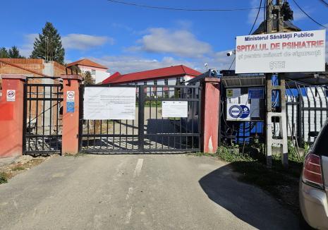 BIHOREANUL | Patru angajați ai Spitalului de Psihiatrie din Ștei au fost trimiși în judecată, după ce au fost filmați bătând, umilind și agresând pacienții internați