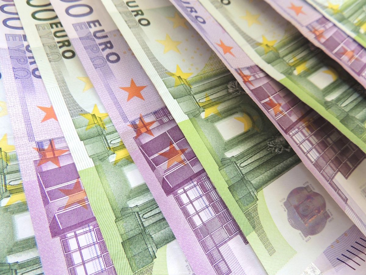 Standard&Poor’s a confirmat ratingul de țară pentru România, cu perspectivă negativă. România a evitat retrogradarea în categoria junk, nerecomandată investițiilor