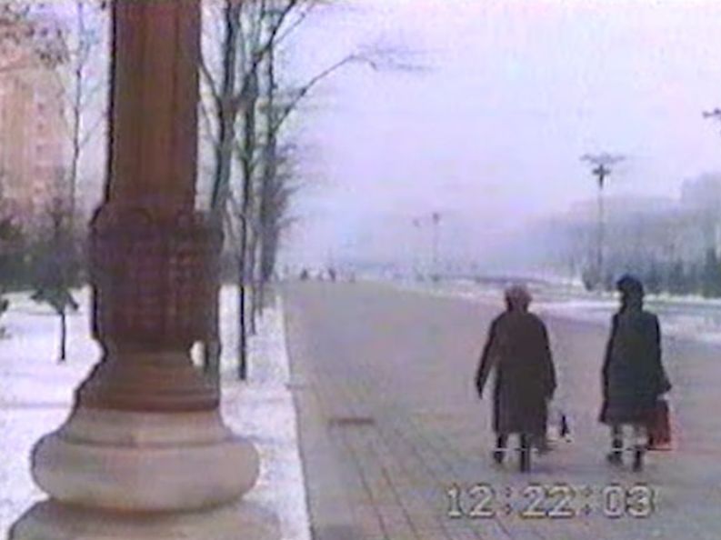 Un mini-documentar secret din 1989, realizat cu o cameră ascunsă în București, publicat în premieră pentru public după 35 de ani