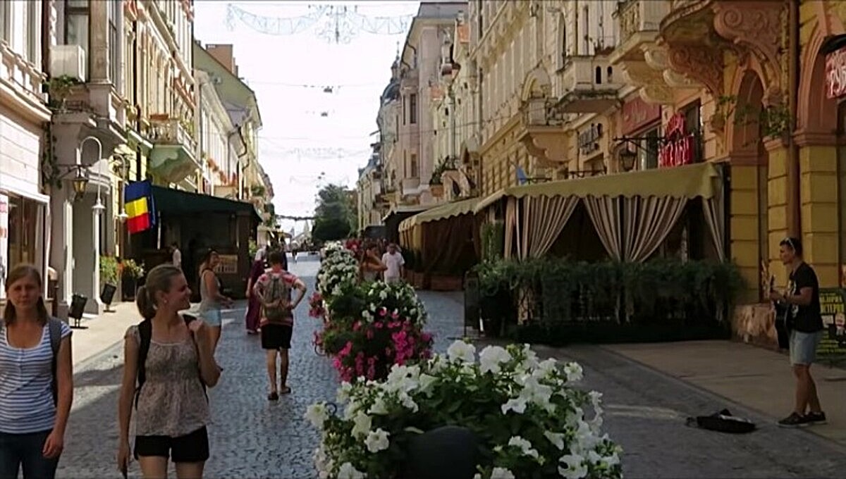 De la Cernăuți la Kiev: povestea limbii române prinsă între război și reforme