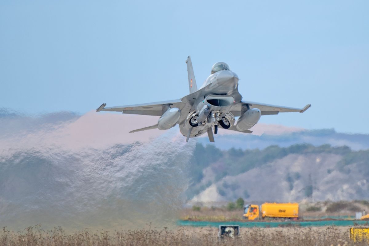 MApN: România este pregătită să sprijine efortul aliat pentru Ucraina / Infrastructura militară aeriană, un punct forte de pe flancul estic al NATO