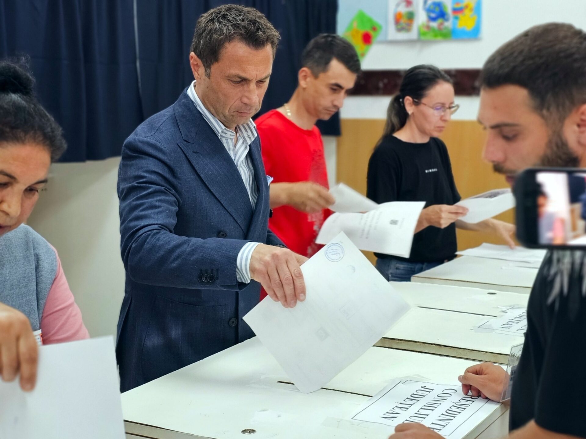 Primarul Radu Cristian a fost reținut de DNA
