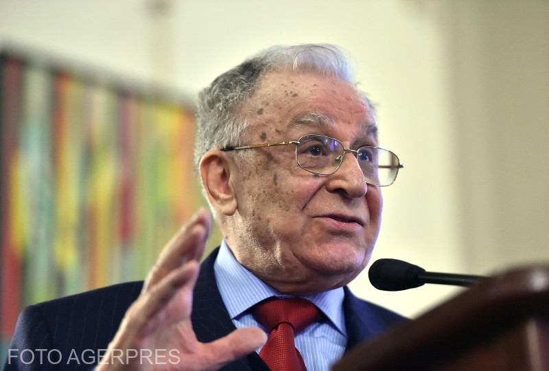 Primele reacții după moartea lui Ion Iliescu. Ciolacu: „Ion Iliescu a fost o figură definitorie pentru tranziția țării noastre către valorile democratice și europene după Revoluția din decembrie 1989”. Fritz: „Ion Iliescu a luat cu el și răspunsuri la întrebări care frământă încă societatea”