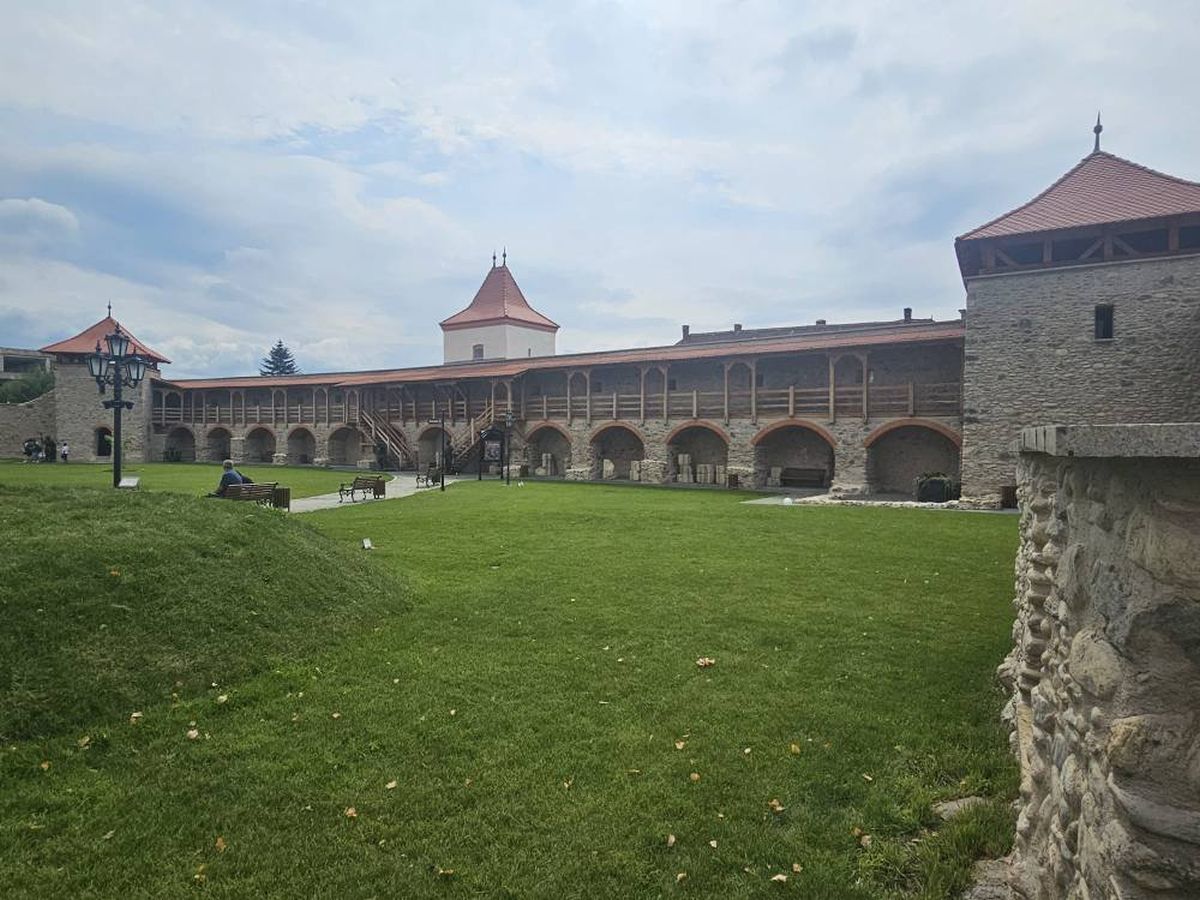 Cetatea medievală a Orăștiei, redeschisă pentru public după mai mulți ani de restaurare | FOTO