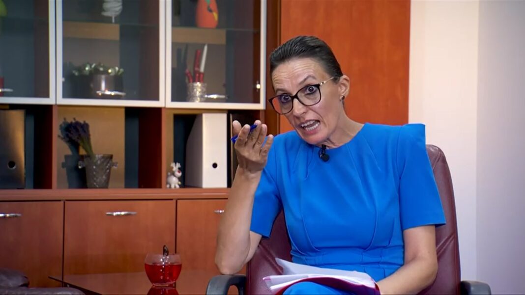 Judecătoarea Elena Costache refuză să spună dacă fiul ei a susținut concurs pentru IJ