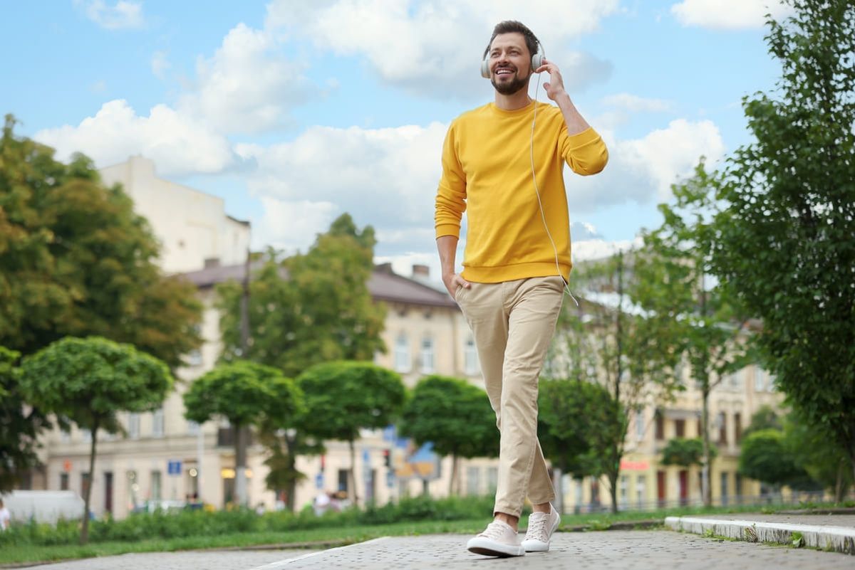 Cum asortezi corect tricoul cu pantalonii? 7 recomandări utile