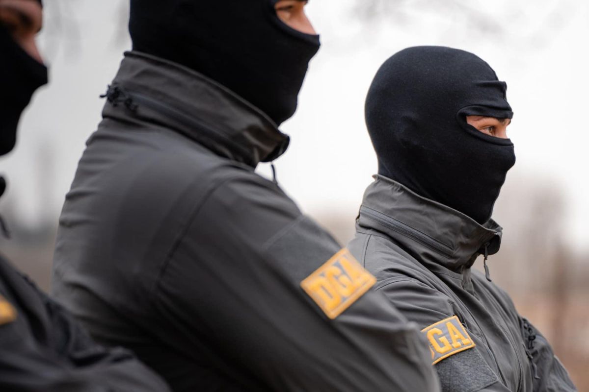 Percheziţii la IPJ Vâlcea şi la locuinţele unor agenţi de poliţie rutieră