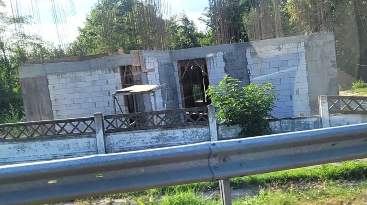 Proiectele prin Anghel Saligny și CNI, blocate în Stâlpeni de supracontractarea guvernelor Ciucă – Ciolacu și lipsa cofinanțării de la bugetul local