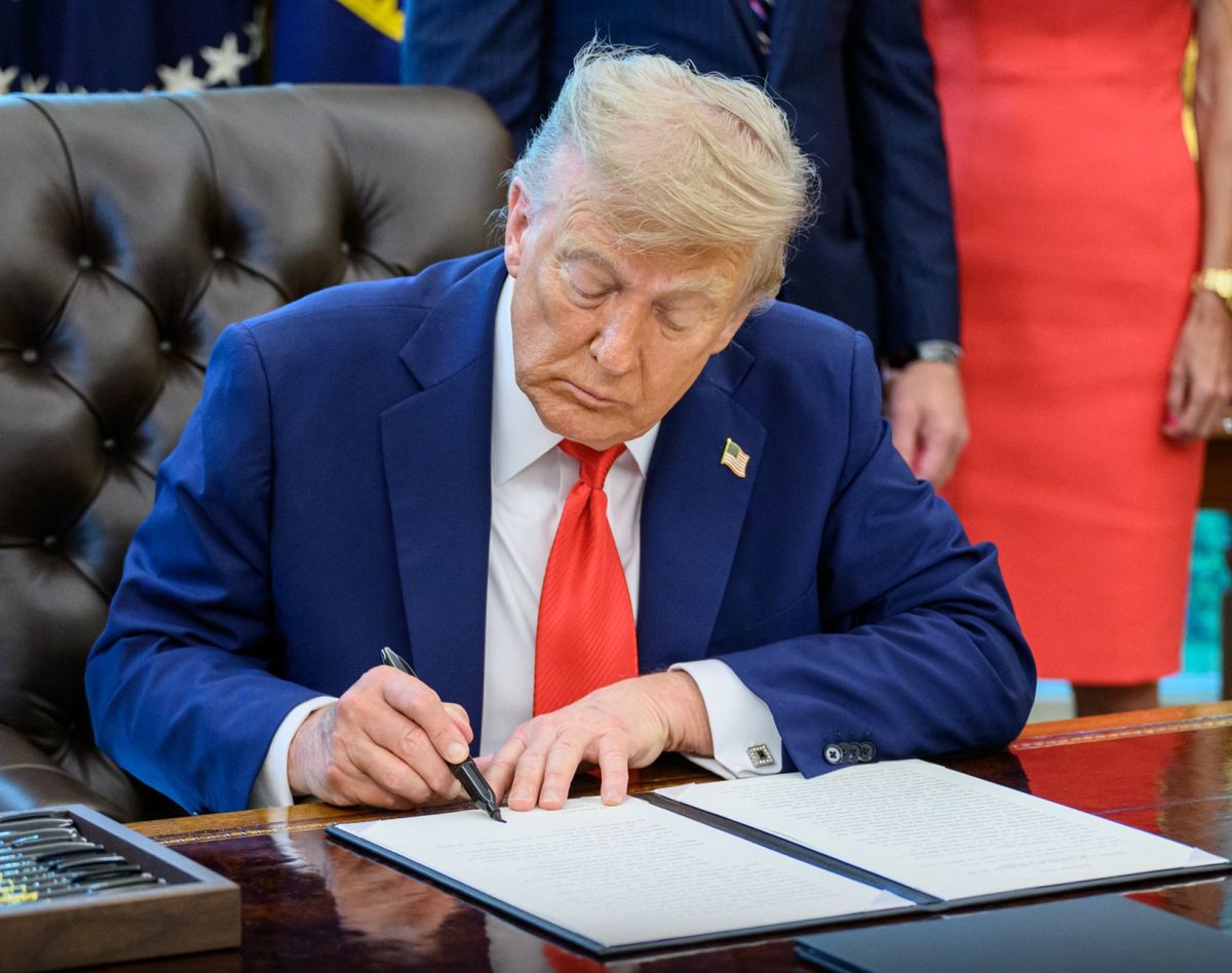 Tarife americane de 15% pentru bunurile europene. Cum este afectată România?