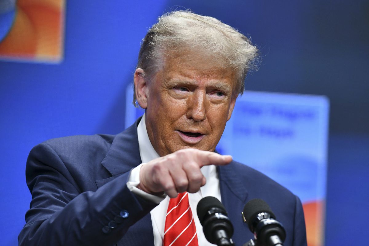 Donald Trump spune că liderii europeni ar putea participa și ei la o întâlnire pe care speră să o intermedieze între Vladimir Putin și Volodimir Zelenski