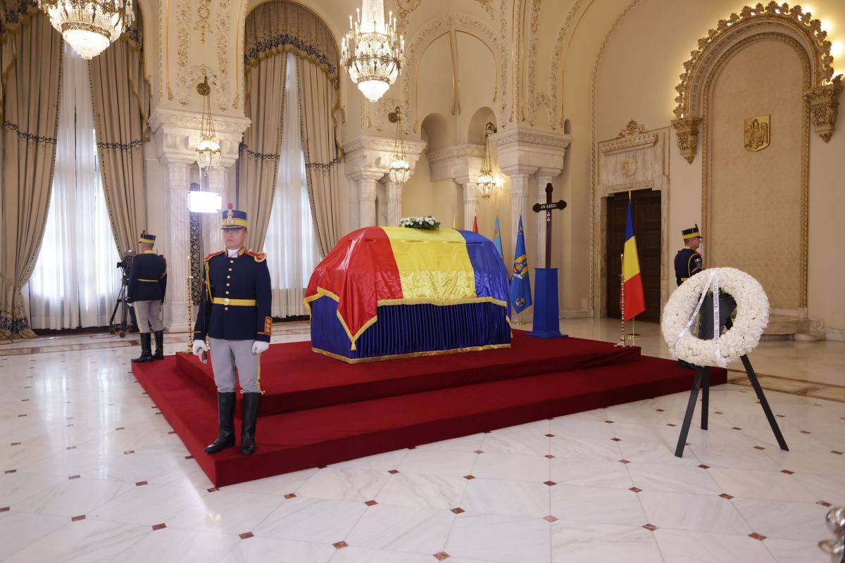 De ce (nu) era nevoie de funeralii naționale