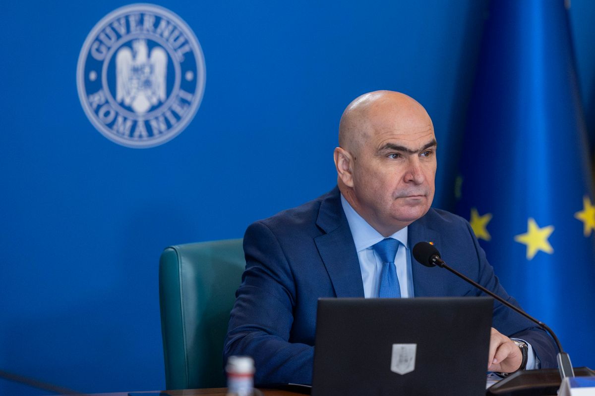 Premierul Ilie Bolojan discută cu reprezentanții instituțiilor din subordinea Guvernului pe tema reducerii cheltuielilor (surse)